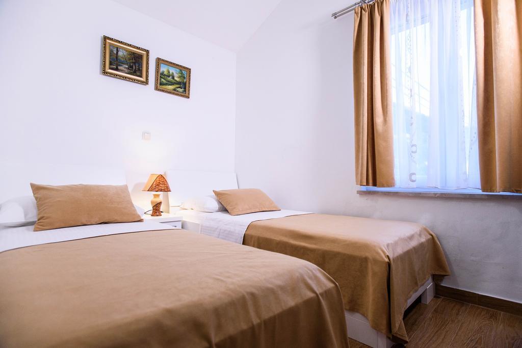 Villa Dusanka Pisak Buitenkant foto